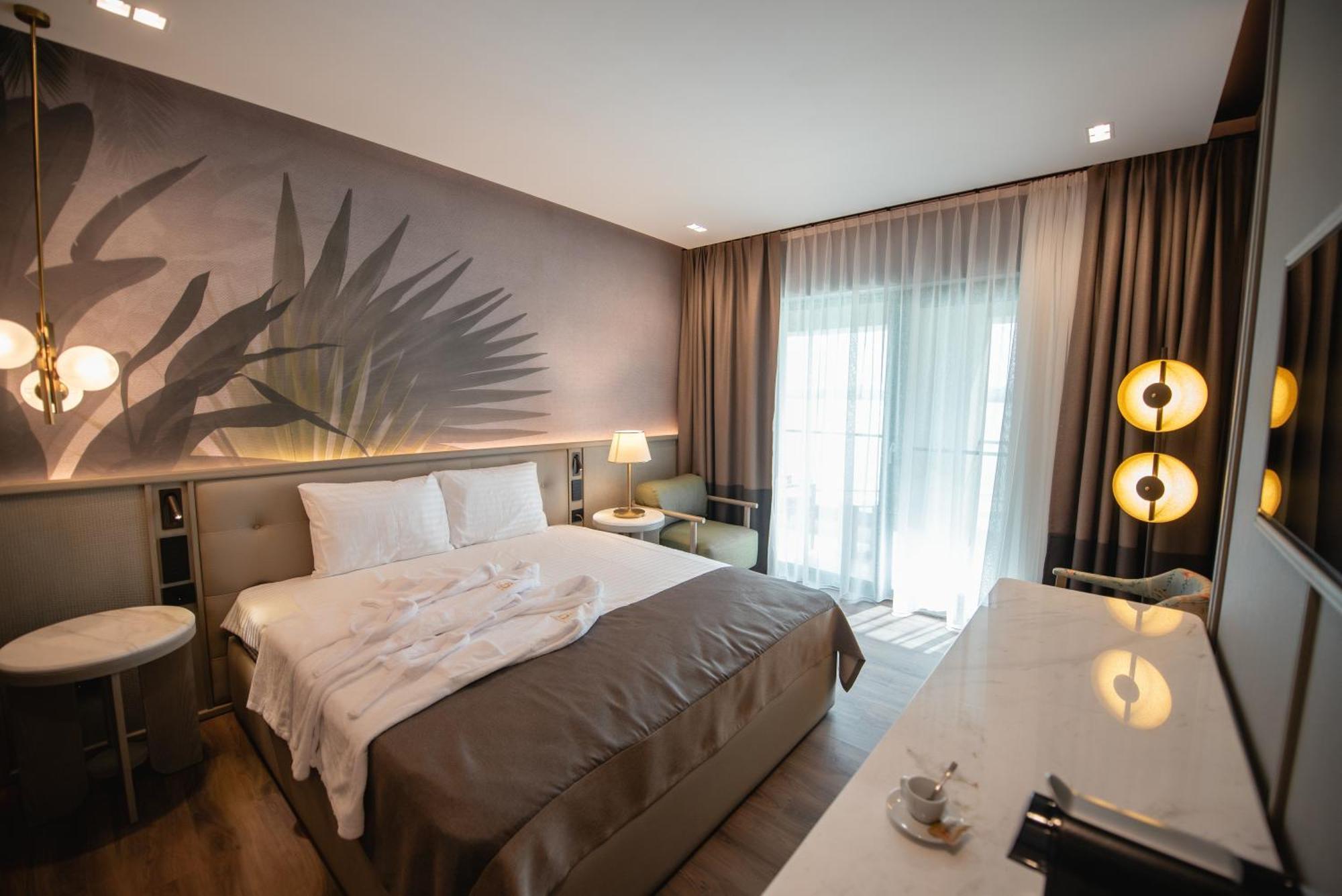 Belinda Hotel Mamaia Adults Only Buitenkant foto