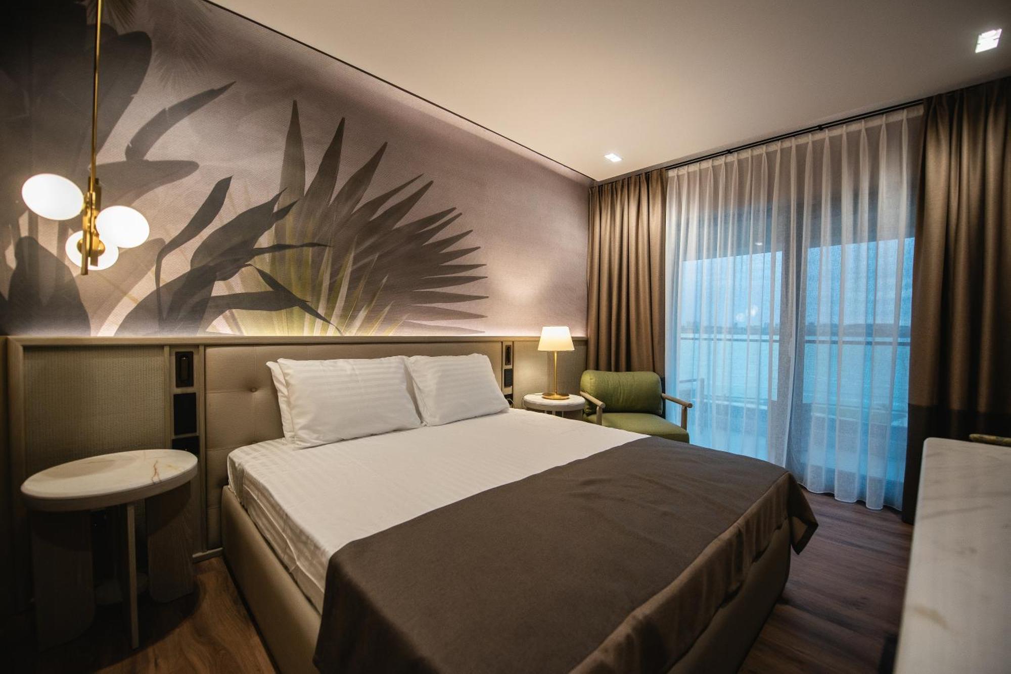 Belinda Hotel Mamaia Adults Only Buitenkant foto