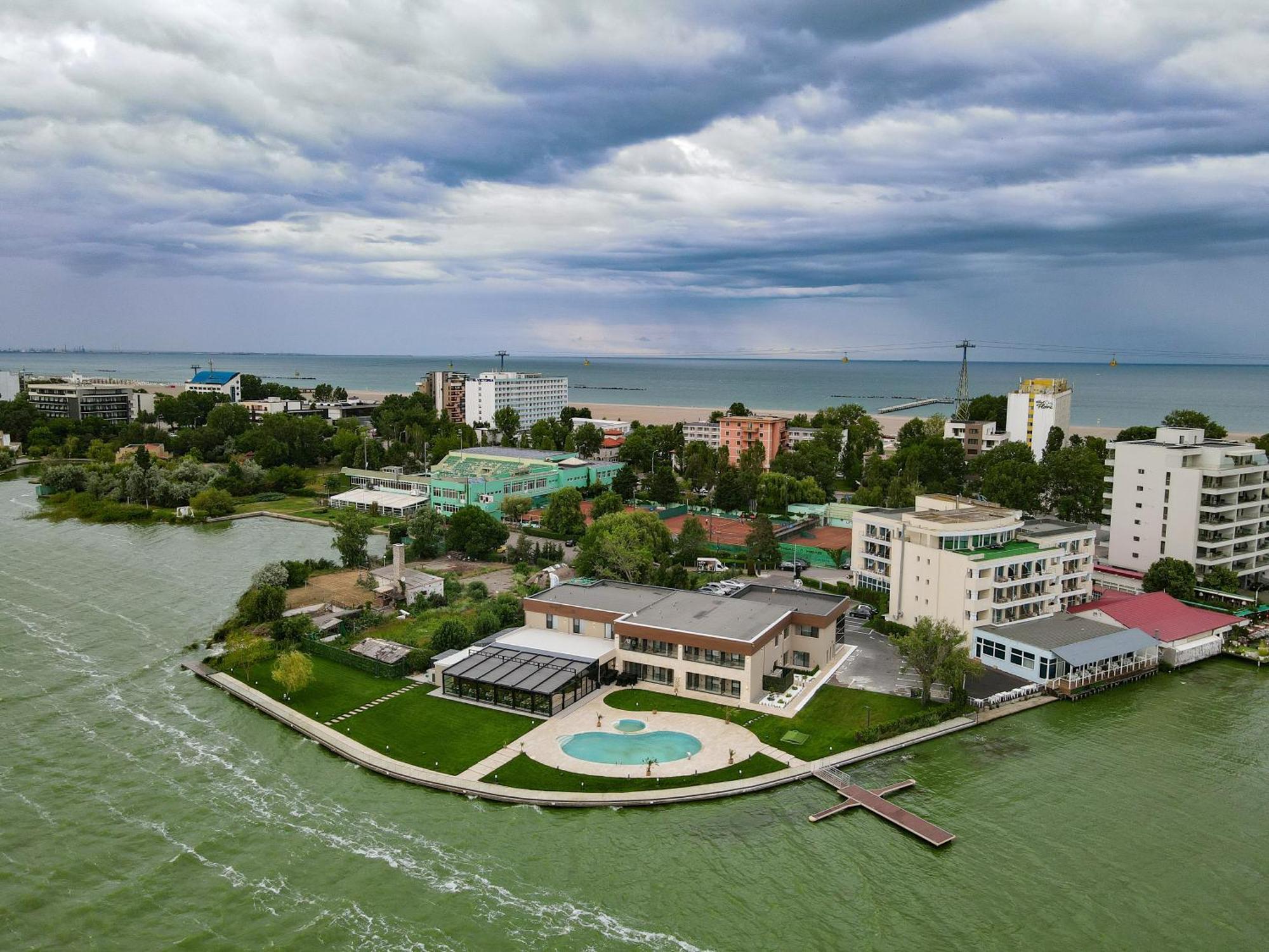 Belinda Hotel Mamaia Adults Only Buitenkant foto