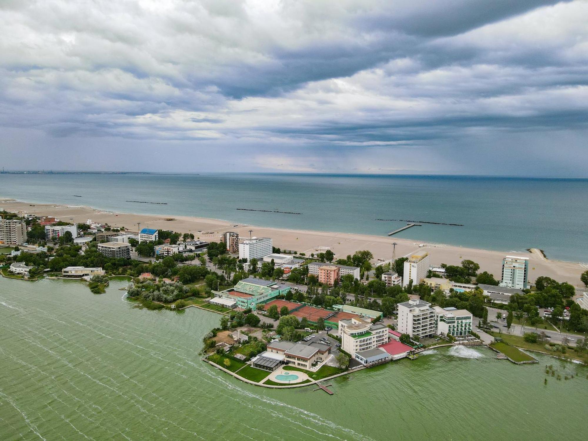 Belinda Hotel Mamaia Adults Only Buitenkant foto